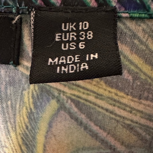 Nasty Gal Satin Peacock Feather Print PJ Top - Picture 4 of 6